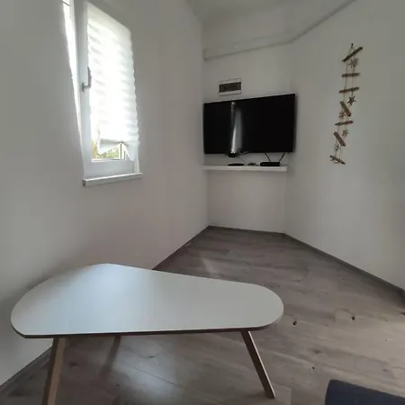 Leśna Ostoja Domek alpejski Rewal
